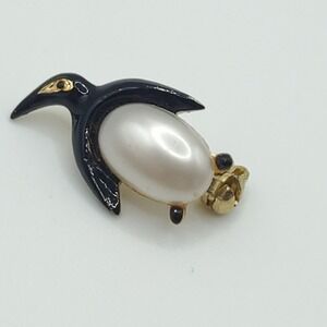 Vintage Faux Pearl Penguin Brooch Pin Black Enamel Made in Korea Mid‎ Century